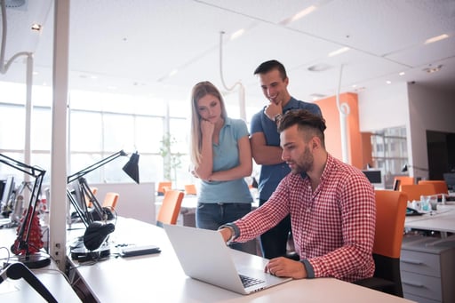 An image showcasing successful B2B marketing content strategy with real-life examples and success stories.